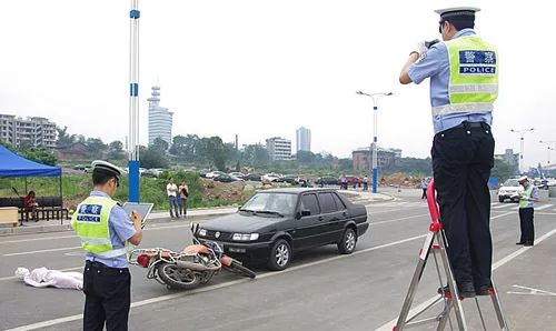 车祸认定责任_车辆交通事故责任认定_车祸事故认定
